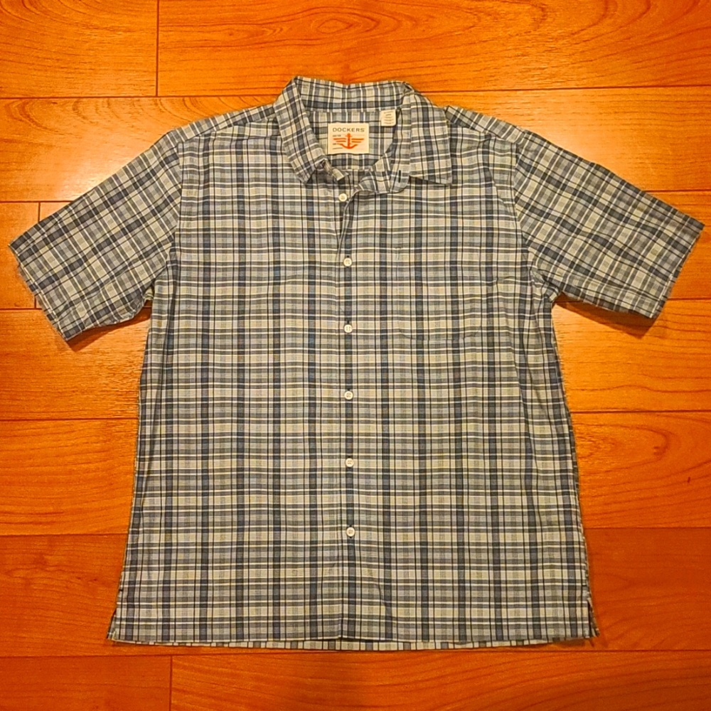 Dockers Men's Casual Button Down Shirt